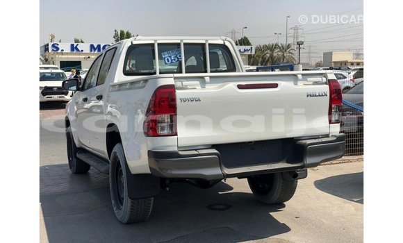 Acheter Import Voiture Toyota Hilux Blanc à Import - Dubai, État d'Abia Acheter Import Voiture Toyota Hilux Blanc à Import - Dubai, État d'Abia