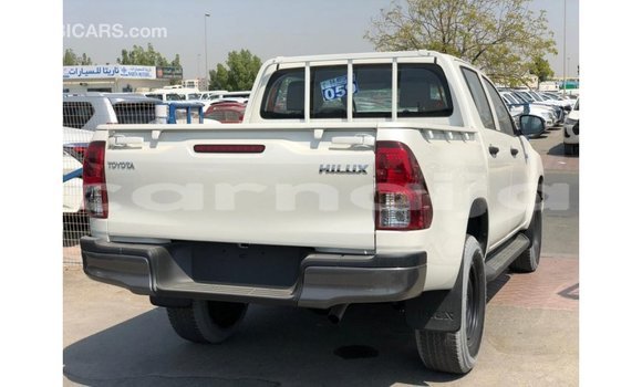 Acheter Import Voiture Toyota Hilux Blanc à Import - Dubai, État d'Abia Acheter Import Voiture Toyota Hilux Blanc à Import - Dubai, État d'Abia