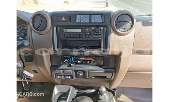 Buy Import Toyota Land Cruiser Beige Car in Import - Dubai in Abia State Buy Import Toyota Land Cruiser Beige Car in Import - Dubai in Abia State