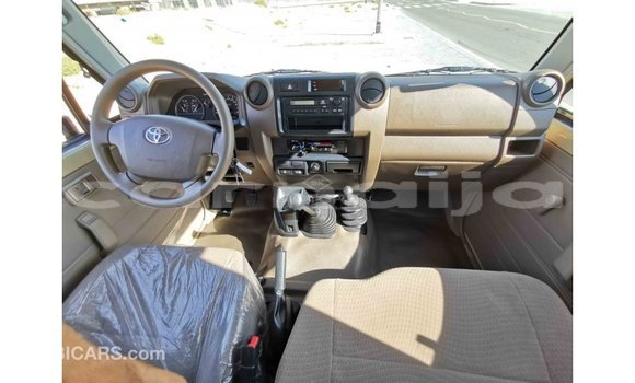 Buy Import Toyota Land Cruiser Beige Car in Import - Dubai in Abia State Buy Import Toyota Land Cruiser Beige Car in Import - Dubai in Abia State