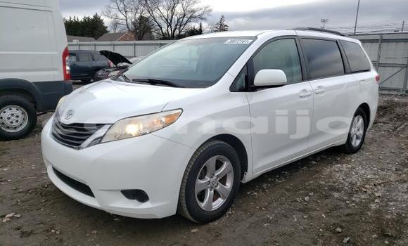 Acheter Neuf Voiture Toyota Sienna Blanc à Abagana, État d'Anambra Acheter Neuf Voiture Toyota Sienna Blanc à Abagana, État d'Anambra