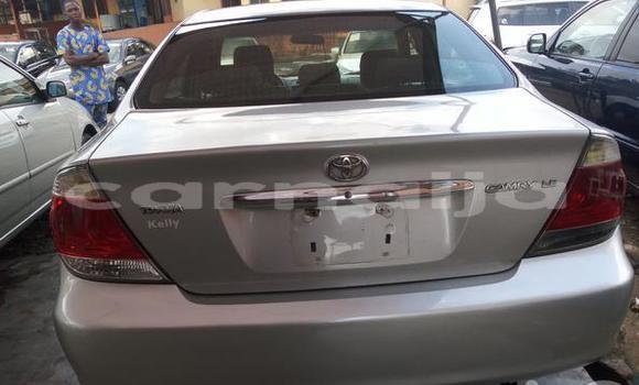 Acheter Occasion Voiture Toyota Camry Gris à Surulere, État de Lagos Acheter Occasion Voiture Toyota Camry Gris à Surulere, État de Lagos