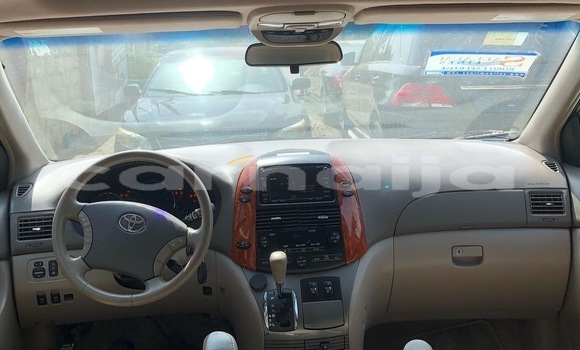 Acheter Occasion Voiture Toyota Sienna Vert à Onitsha, État d'Anambra Acheter Occasion Voiture Toyota Sienna Vert à Onitsha, État d'Anambra