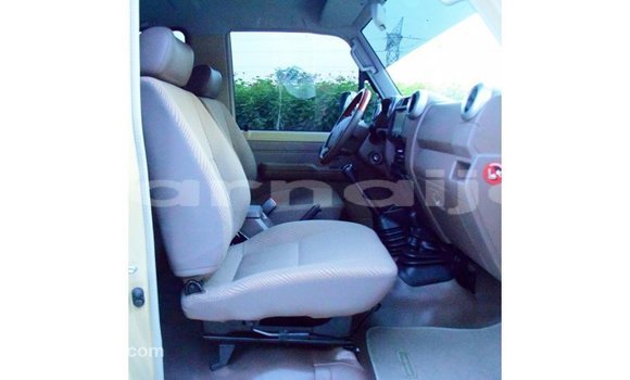 Buy Import Toyota Land Cruiser Beige Car in Import - Dubai in Abia State Buy Import Toyota Land Cruiser Beige Car in Import - Dubai in Abia State