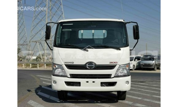 Buy Import Hino 300 Series White Truck in Import - Dubai in Abia State Buy Import Hino 300 Series White Truck in Import - Dubai in Abia State