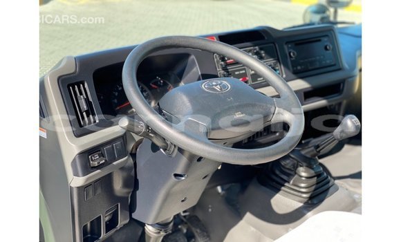 Acheter Import Voiture Toyota Coaster Blanc à Import - Dubai, État d'Abia Acheter Import Voiture Toyota Coaster Blanc à Import - Dubai, État d'Abia