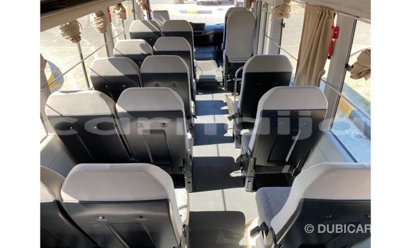 Acheter Import Voiture Toyota Coaster Blanc à Import - Dubai, État d'Abia Acheter Import Voiture Toyota Coaster Blanc à Import - Dubai, État d'Abia