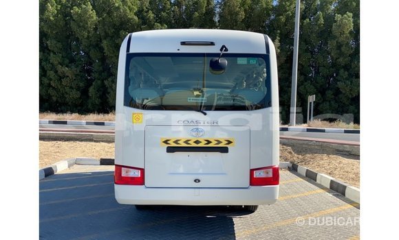 Acheter Import Voiture Toyota Coaster Blanc à Import - Dubai, État d'Abia Acheter Import Voiture Toyota Coaster Blanc à Import - Dubai, État d'Abia