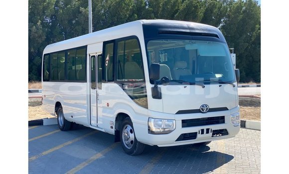 Acheter Import Voiture Toyota Coaster Blanc à Import - Dubai, État d'Abia