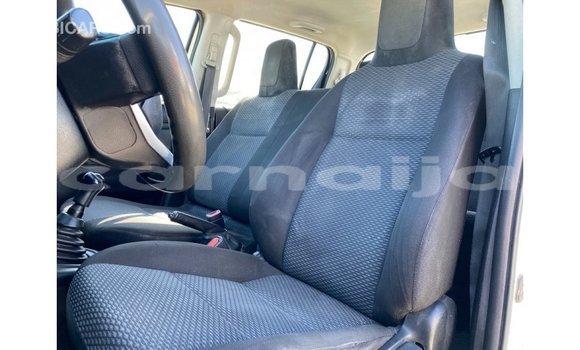 Buy Import Toyota Hilux White Car in Import - Dubai in Abia State Buy Import Toyota Hilux White Car in Import - Dubai in Abia State