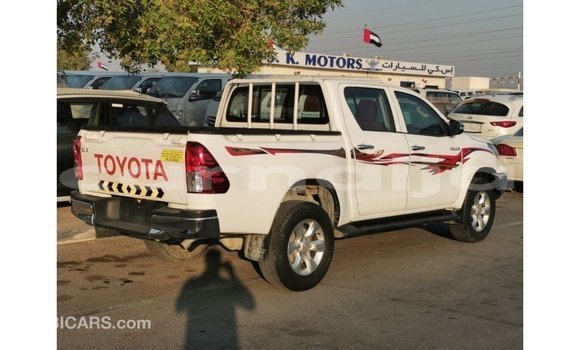 Acheter Import Voiture Toyota Hilux Blanc à Import - Dubai, État d'Abia Acheter Import Voiture Toyota Hilux Blanc à Import - Dubai, État d'Abia
