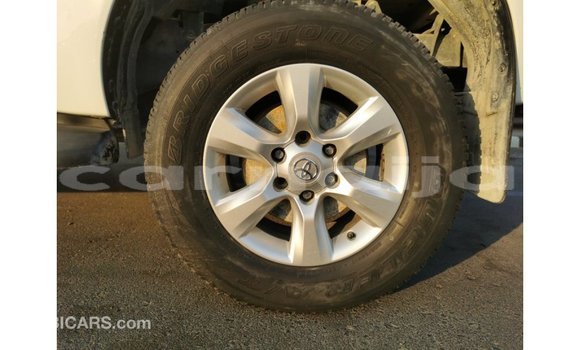 Acheter Import Voiture Toyota Hilux Blanc à Import - Dubai, État d'Abia Acheter Import Voiture Toyota Hilux Blanc à Import - Dubai, État d'Abia