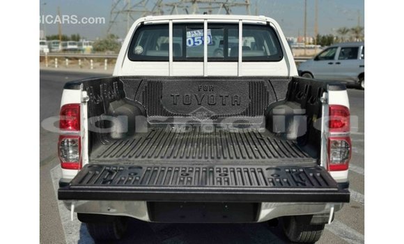 Buy Import Toyota Hilux White Car in Import - Dubai in Abia State Buy Import Toyota Hilux White Car in Import - Dubai in Abia State