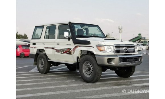 Buy Import Toyota Land Cruiser White Car in Import - Dubai in Abia State Buy Import Toyota Land Cruiser White Car in Import - Dubai in Abia State