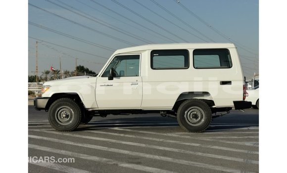 Acheter Import Voiture Toyota Land Cruiser Blanc à Import - Dubai, État d'Abia Acheter Import Voiture Toyota Land Cruiser Blanc à Import - Dubai, État d'Abia