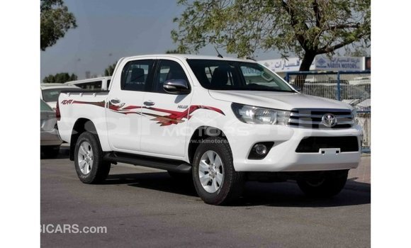Buy Import Toyota Hilux White Car in Import - Dubai in Abia State Buy Import Toyota Hilux White Car in Import - Dubai in Abia State