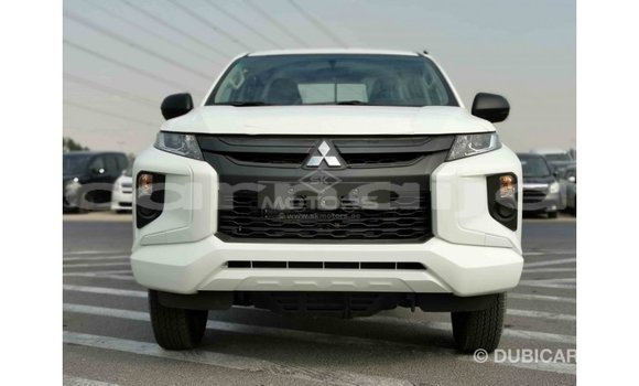 Buy Import Mitsubishi L200 White Car in Import - Dubai in Abia State Buy Import Mitsubishi L200 White Car in Import - Dubai in Abia State