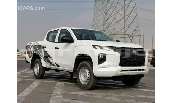 Buy Import Mitsubishi L200 White Car in Import - Dubai in Abia State Buy Import Mitsubishi L200 White Car in Import - Dubai in Abia State