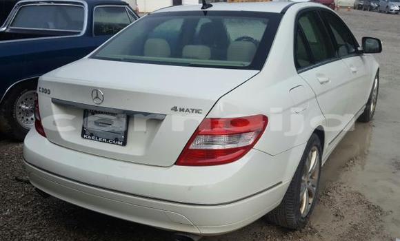 Acheter Neuf Voiture Mercedes-Benz 300–Series Blanc à Aba, État d'Abia Acheter Neuf Voiture Mercedes-Benz 300–Series Blanc à Aba, État d'Abia
