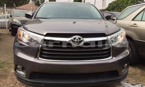 Acheter Occasion Voiture Toyota Highlander Beige à Lagos, État de Lagos