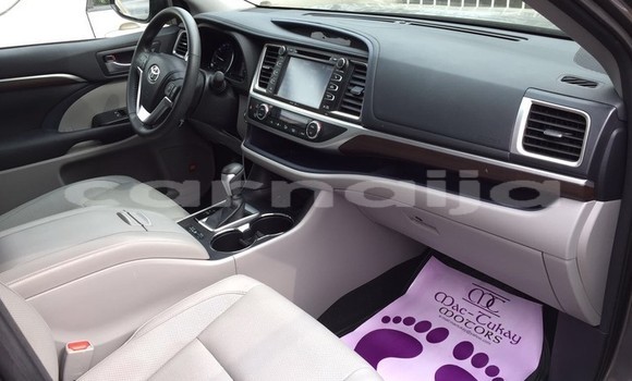 Acheter Occasion Voiture Toyota Highlander Beige à Lagos, État de Lagos Acheter Occasion Voiture Toyota Highlander Beige à Lagos, État de Lagos