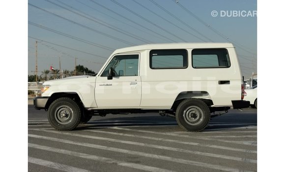 Acheter Import Voiture Toyota Land Cruiser Blanc à Import - Dubai, État d'Abia Acheter Import Voiture Toyota Land Cruiser Blanc à Import - Dubai, État d'Abia