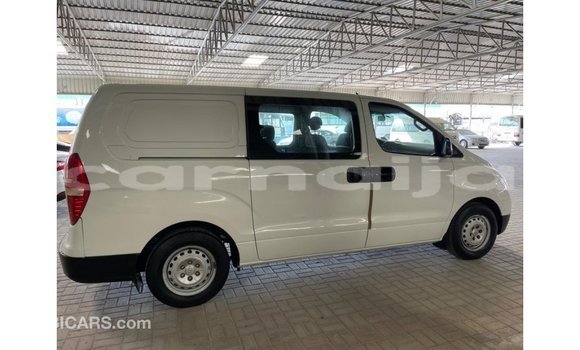 Acheter Import Voiture Hyundai Accent Blanc à Import - Dubai, État d'Abia Acheter Import Voiture Hyundai Accent Blanc à Import - Dubai, État d'Abia