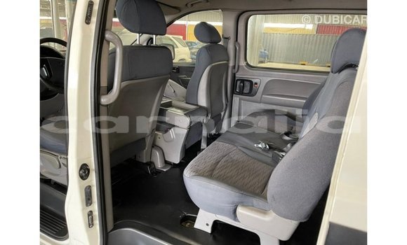 Acheter Import Voiture Hyundai Accent Blanc à Import - Dubai, État d'Abia Acheter Import Voiture Hyundai Accent Blanc à Import - Dubai, État d'Abia