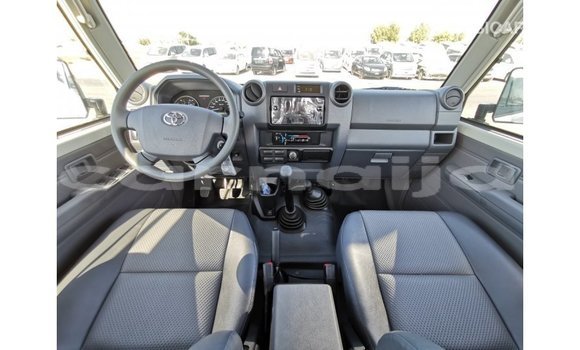 Buy Import Toyota Land Cruiser White Car in Import - Dubai in Abia State Buy Import Toyota Land Cruiser White Car in Import - Dubai in Abia State