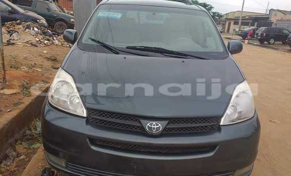 Buy Import Toyota Sienna Green Car in Daura in Katsina Buy Import Toyota Sienna Green Car in Daura in Katsina