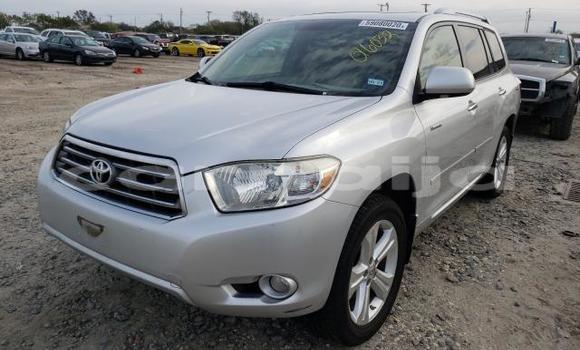 Buy New Toyota Highlander Silver Car in Badagry in Lagos State Buy New Toyota Highlander Silver Car in Badagry in Lagos State