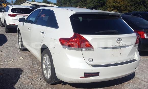 Buy New Toyota Venza White Car in Badagry in Lagos State Buy New Toyota Venza White Car in Badagry in Lagos State
