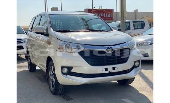 Acheter Import Voiture Toyota Avanza Blanc à Import - Dubai, État d'Abia