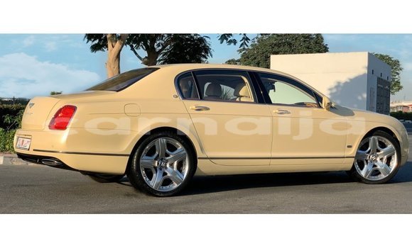 Acheter Import Voiture Bentley Continental Flying Spur Beige à Import - Dubai, État d'Abia Acheter Import Voiture Bentley Continental Flying Spur Beige à Import - Dubai, État d'Abia