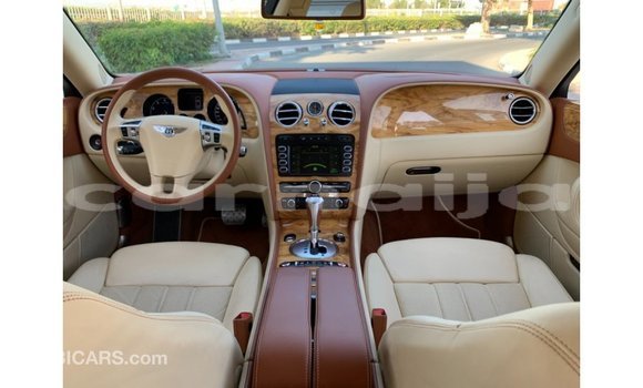 Acheter Import Voiture Bentley Continental Flying Spur Beige à Import - Dubai, État d'Abia Acheter Import Voiture Bentley Continental Flying Spur Beige à Import - Dubai, État d'Abia