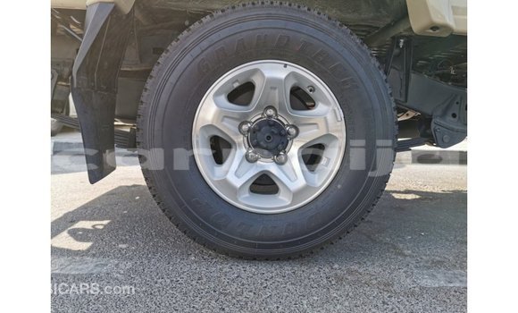 Buy Import Toyota Land Cruiser Beige Car in Import - Dubai in Abia State Buy Import Toyota Land Cruiser Beige Car in Import - Dubai in Abia State