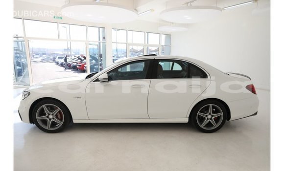 Buy Import Mercedes‒Benz 1117 White Truck in Import - Dubai in Abia State Buy Import Mercedes‒Benz 1117 White Truck in Import - Dubai in Abia State