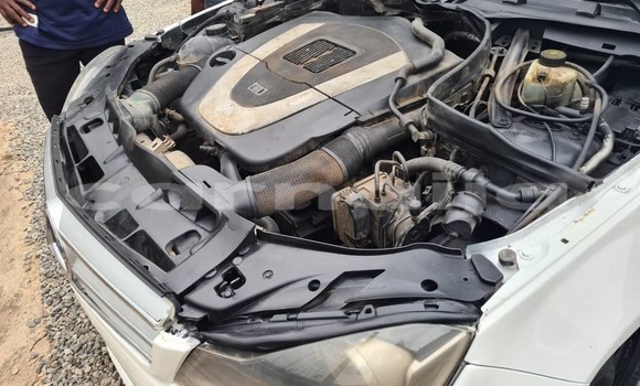 Acheter Occasion Voiture Mercedes-Benz C–Class Blanc à Lagos, État de Lagos Acheter Occasion Voiture Mercedes-Benz C–Class Blanc à Lagos, État de Lagos