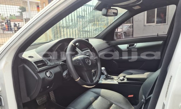 Acheter Occasion Voiture Mercedes-Benz C–Class Blanc à Lagos, État de Lagos Acheter Occasion Voiture Mercedes-Benz C–Class Blanc à Lagos, État de Lagos