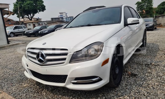 Acheter Occasion Voiture Mercedes-Benz C–Class Blanc à Lagos, État de Lagos Acheter Occasion Voiture Mercedes-Benz C–Class Blanc à Lagos, État de Lagos