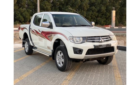 Buy Import Mitsubishi L200 White Car in Import - Dubai in Abia State