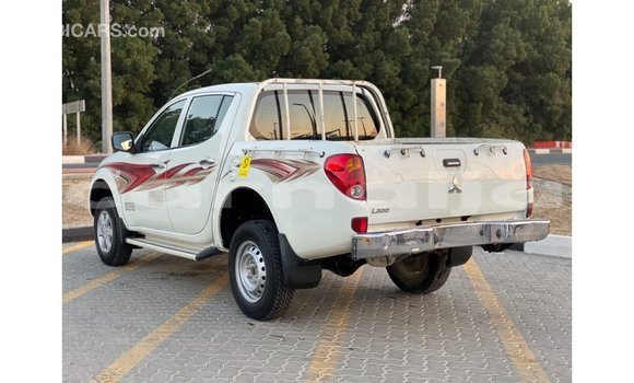 Buy Import Mitsubishi L200 White Car in Import - Dubai in Abia State Buy Import Mitsubishi L200 White Car in Import - Dubai in Abia State
