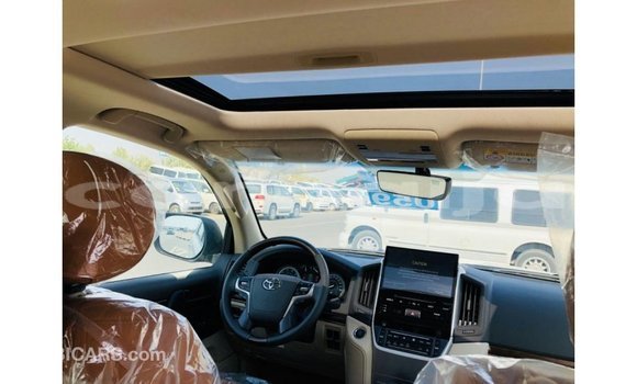 Buy Import Toyota Land Cruiser White Car in Import - Dubai in Abia State Buy Import Toyota Land Cruiser White Car in Import - Dubai in Abia State