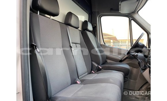 Buy Import Volkswagen TRUCK White Truck in Import - Dubai in Abia State Buy Import Volkswagen TRUCK White Truck in Import - Dubai in Abia State