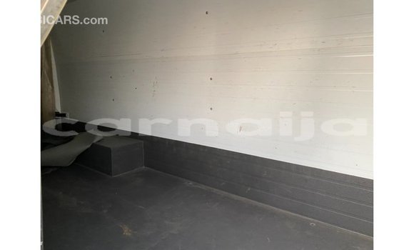 Buy Import Volkswagen TRUCK White Truck in Import - Dubai in Abia State Buy Import Volkswagen TRUCK White Truck in Import - Dubai in Abia State