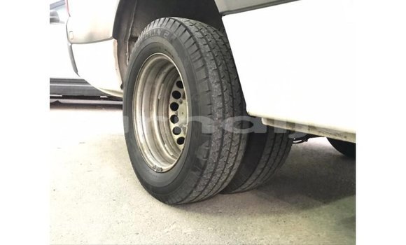 Buy Import Volkswagen TRUCK White Truck in Import - Dubai in Abia State Buy Import Volkswagen TRUCK White Truck in Import - Dubai in Abia State