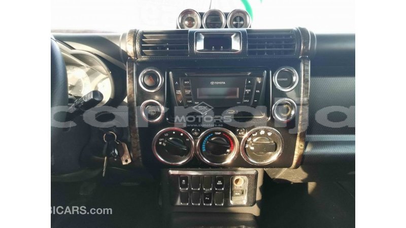 Big with watermark toyota fj cruiser abia state import dubai 13176
