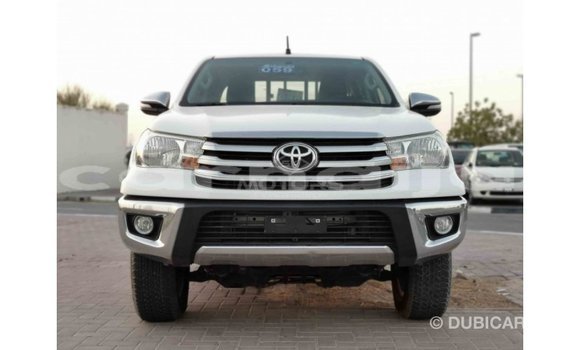 Acheter Import Voiture Toyota Hilux Blanc à Import - Dubai, État d'Abia Acheter Import Voiture Toyota Hilux Blanc à Import - Dubai, État d'Abia