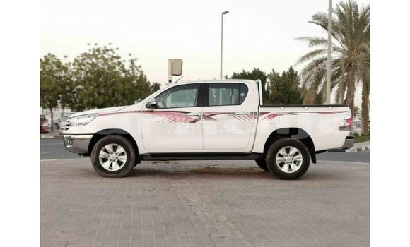 Acheter Import Voiture Toyota Hilux Blanc à Import - Dubai, État d'Abia Acheter Import Voiture Toyota Hilux Blanc à Import - Dubai, État d'Abia