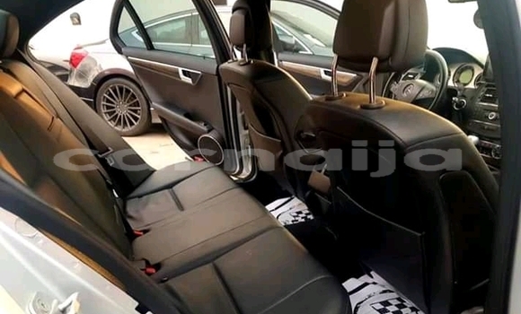 Acheter Occasion Voiture Mercedes-Benz C–Class Gris à Agbara, Ogun Acheter Occasion Voiture Mercedes-Benz C–Class Gris à Agbara, Ogun